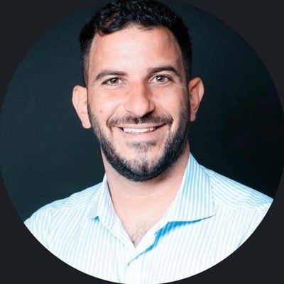 Tal Shamia, founder of LabShare.bio